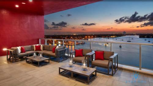 5 Beach Resort Apt W Front Bay View Terrace Up To 6 Pool
