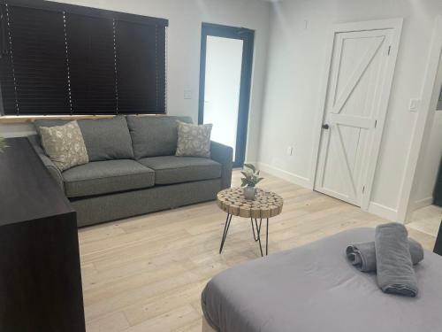 Brand New Renovated Studio Apartment Sleep 4
