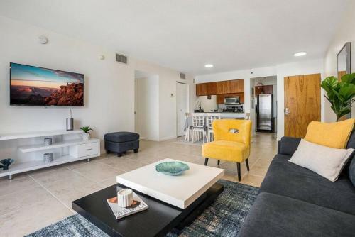 Beautiful 3 Bedroom Apartment In Brickell Miami