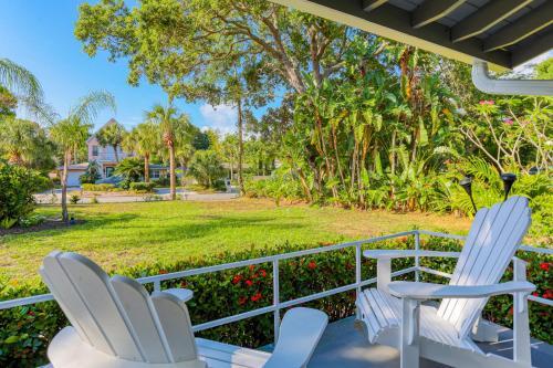 Sapphire Shores Escape