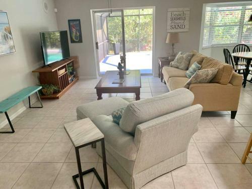 *coastal Beautiful Pool Home All To Yourself! *