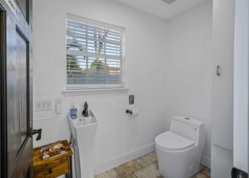 Amazing 5br King-pool & Spa A Block From The Bay