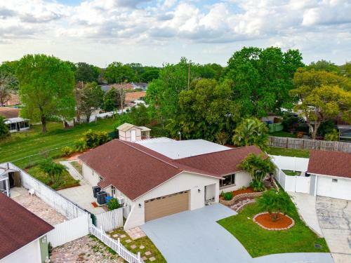 Beautiful Completely Remodeled Home Minutes To Downtown