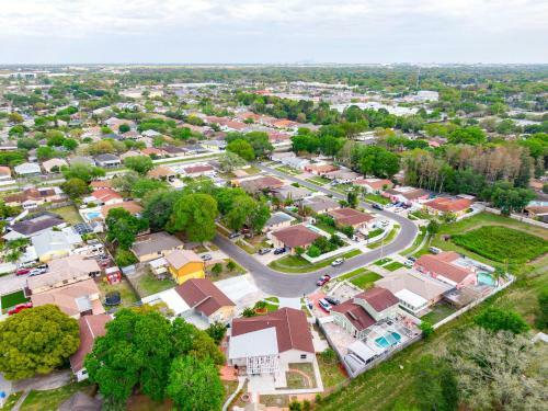 Beautiful Completely Remodeled Home Minutes To Downtown