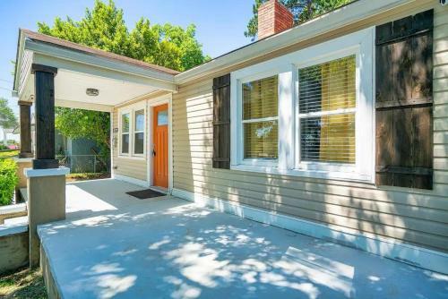 Adorable Mid 40s Ranch With Private Patio
