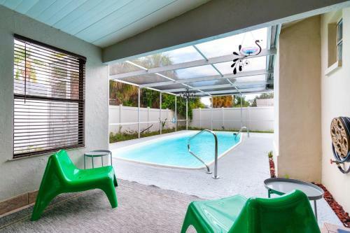 Cozy Oasis Home With Swimming Pool
