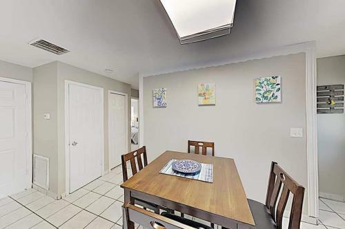 Modern And Cozy Home 10 Mins To Beach