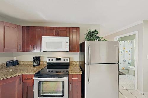 Modern And Cozy Home 10 Mins To Beach