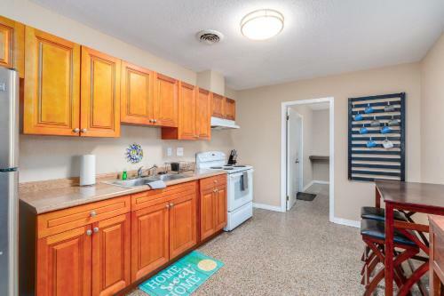 Classic Modern Home In Tampa