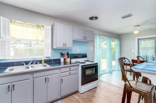 Charming Cozy Cottage In South Tampa