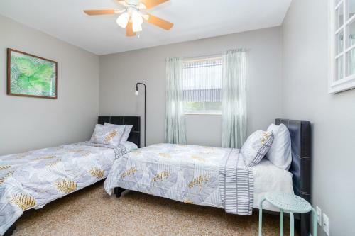 Charming Cozy Cottage In South Tampa
