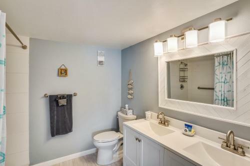 Blind Pass Lagoon Unit 404 Boat Friendly, Pool, Close To It All!