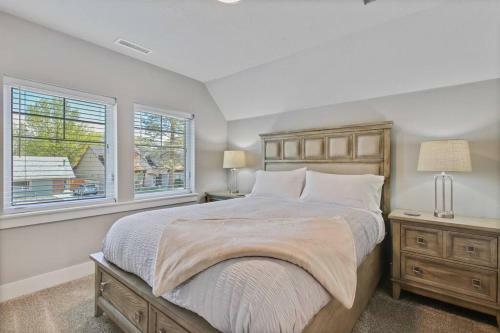 Modern & Luxurious Private 3 Bedroom Boise Home