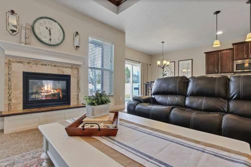 Sun Filled 3 Bedroom Meridian Home