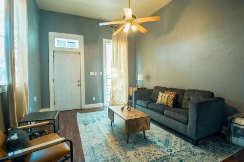 Apartamento Walk 2 Sreetcar! On Site Pool + W+d