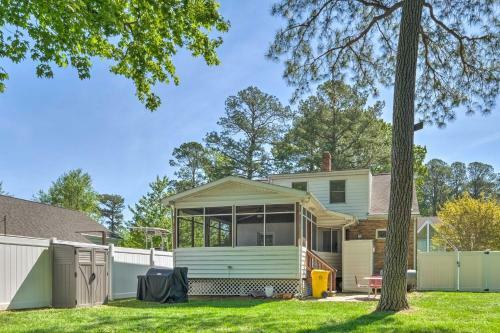 Waterfront North Beach Home About 2 Mi To Beach!