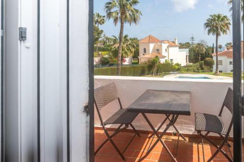 Charming 3br Townhouse W/ Terrace & Swimming Pool