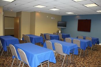 Holiday Inn Express Hotel & Suites Richmond