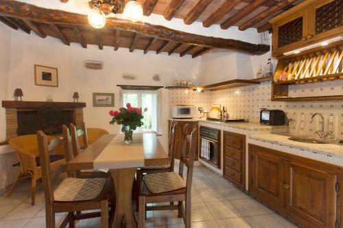 Stunning 2 Bed Cottage In The Lucca Countryside