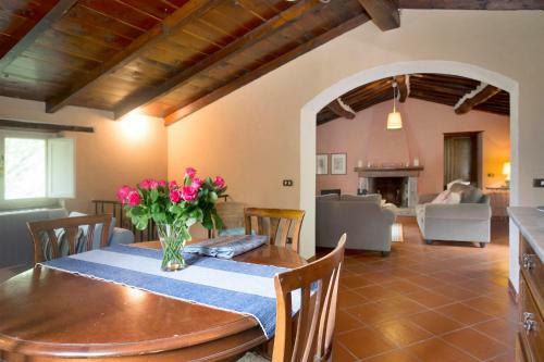 Stunning 2 Bed Cottage In The Lucca Countryside