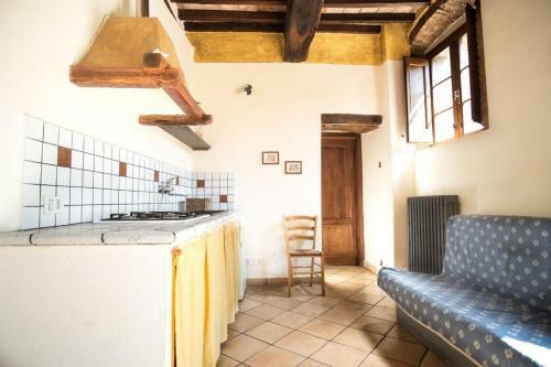 Hostal Castel D?arno Guest House