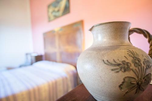 Hostal Castel D?arno Guest House
