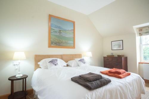 Steading Cottage - 50m From The Beach