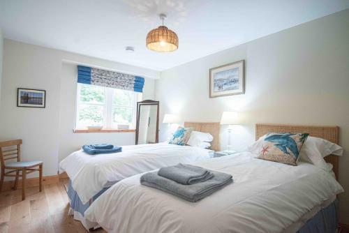 Steading Cottage - 50m From The Beach