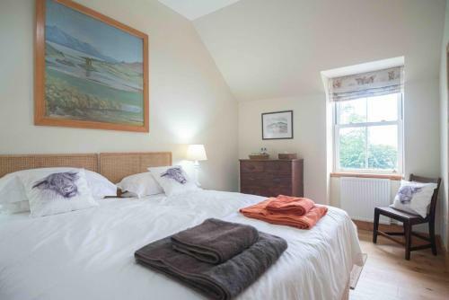 Steading Cottage - 50m From The Beach