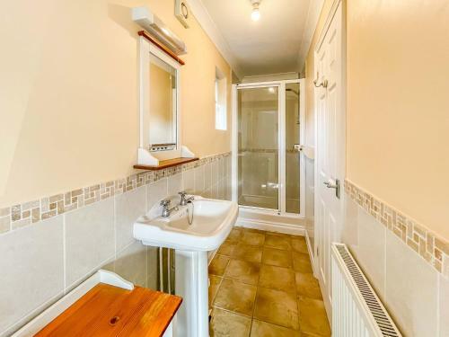 Wildflower Cottage, Stone Cottage In Sutton Poyntz