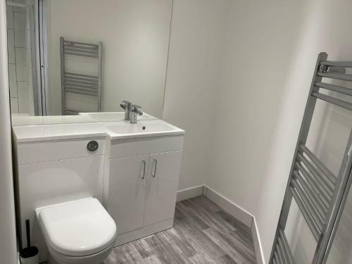 Montrouge Apartments - Perfect Location!!