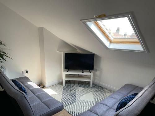 Montrouge Apartments - Perfect Location!!
