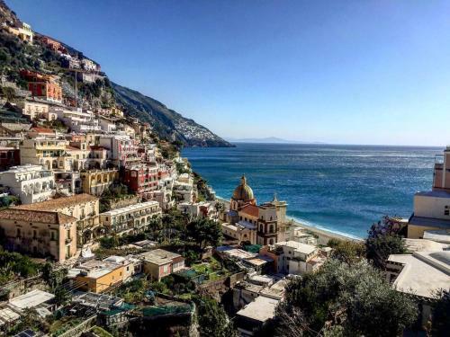 Beautiful 2-bed House In Positano Main Square Area