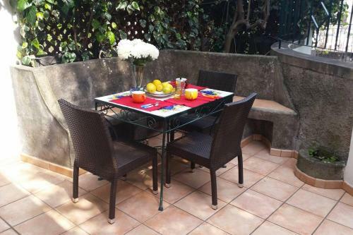 Beautiful 2-bed House In Positano Main Square Area