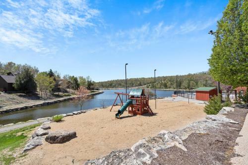 Fox Hollow Family Lodge