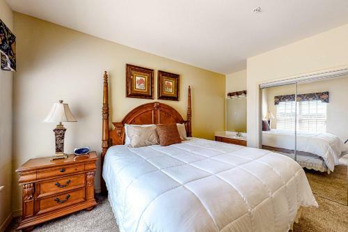 Thousand Hills Condo