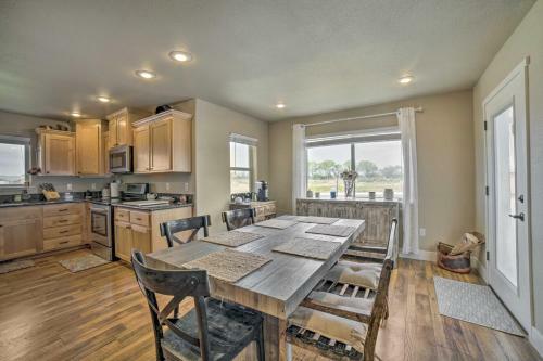 Charming Fallon Retreat With Fire Pit And Grill!