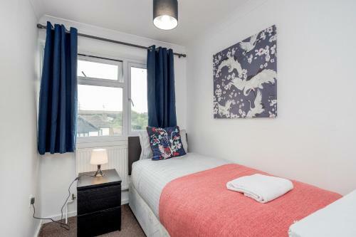 Lovely 3 Bed House-tilbury-free Parking