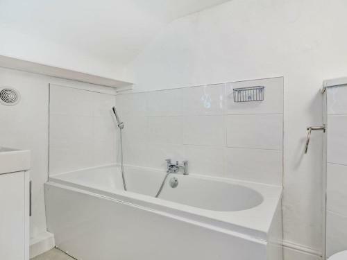 Impeccable Period 3-bed Villa In Torquay