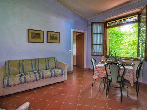 Beautiful Cottage In Sinalunga With Swimming Pool