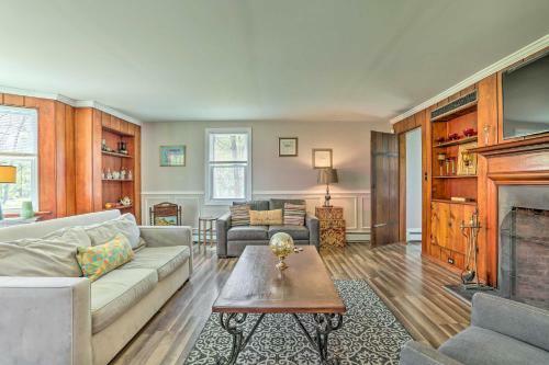 Goshen Cottage With Deck On Working Family Farm