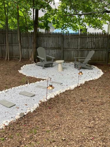 2 Bedroom Cozy Getaway W On-site Parking