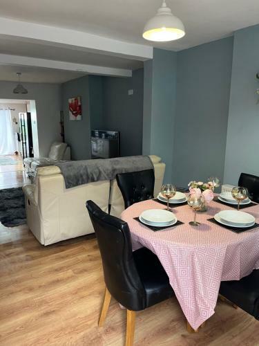 Ben And Emz House