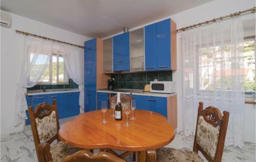 Holiday Home Pucisca Gospe Lurdske