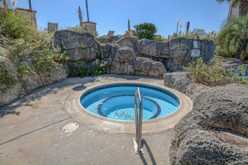 3br 3ba Sleeps 10 Oceanfront Villa With Waterfall Pool And Hottub