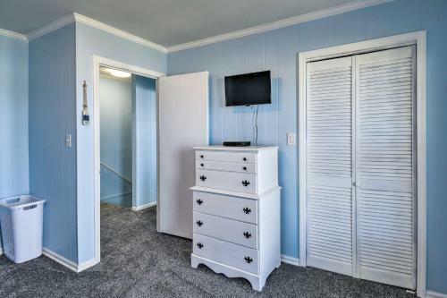 Oceanfront Retreat With Holden Beach Access!