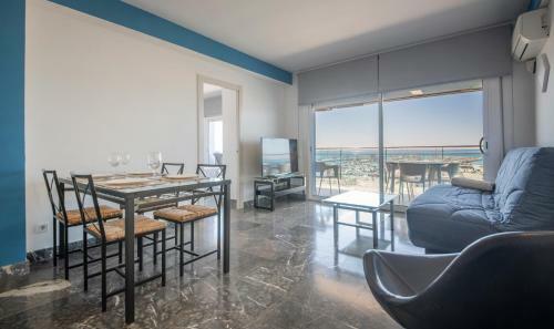 R130 Beachfront Apartment With Air Conditionner
