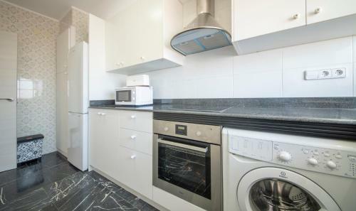 R130 Beachfront Apartment With Air Conditionner