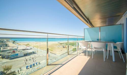 R130 Beachfront Apartment With Air Conditionner