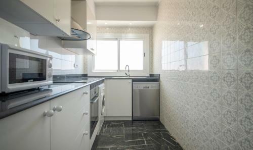R130 Beachfront Apartment With Air Conditionner